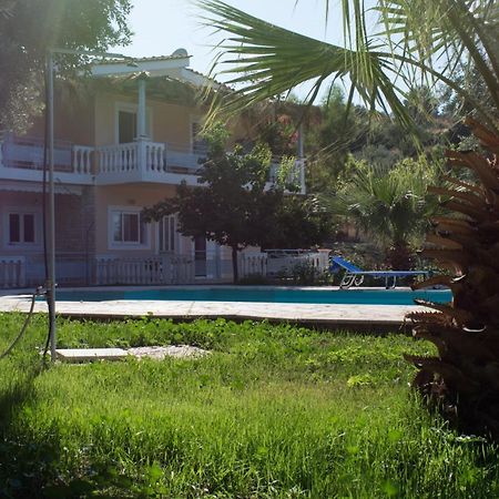 Doroufi Inn Koilás Exterior photo